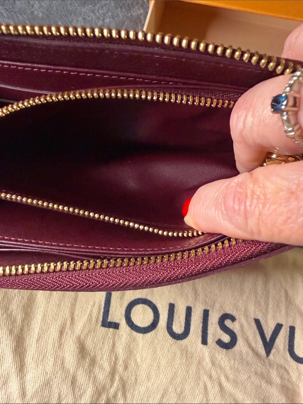 Louis Vuitton Rouge Leopard Print Vernis Zip-Around Wallet - Picture 8 of 8